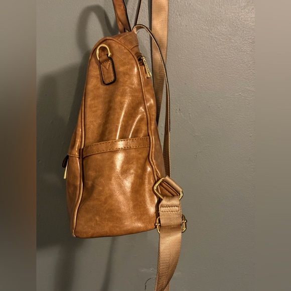 Click Backpack - Picture 7 of 16